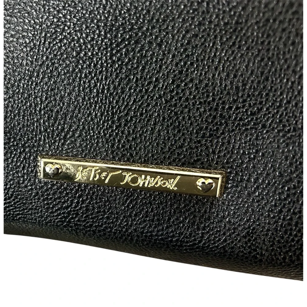 BETSEY‎ JOHNSON Crossbody Bag Purse Kiss Lips Snap Closure